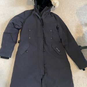 Canada Goose Kensington Navy Large parka. Near new condition - barely worn.